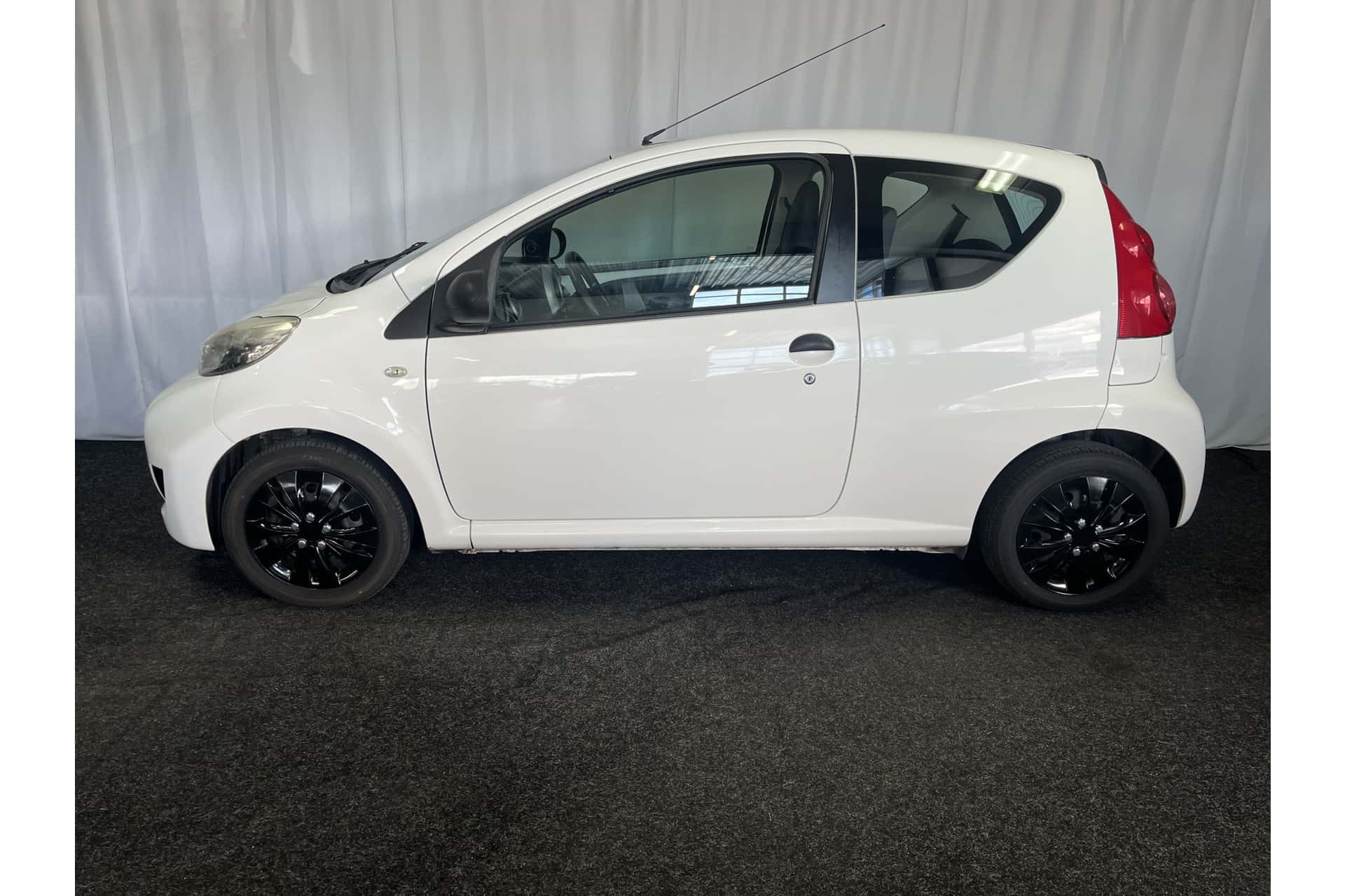 Peugeot 107 foto 2