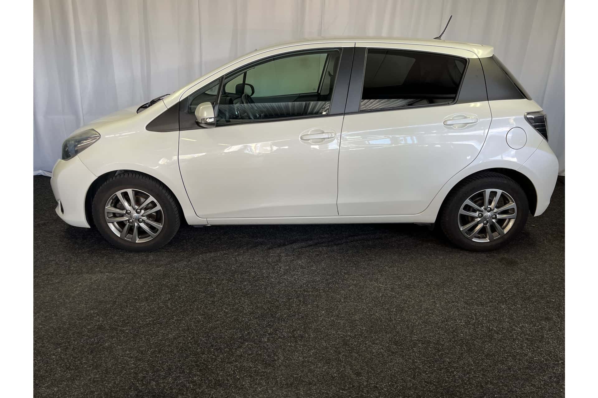 Toyota Yaris foto 2